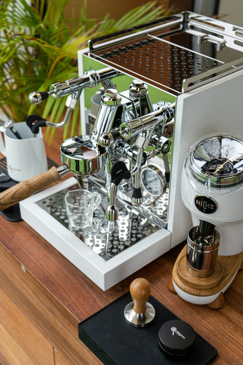 Siebträgermaschine mit Mühle