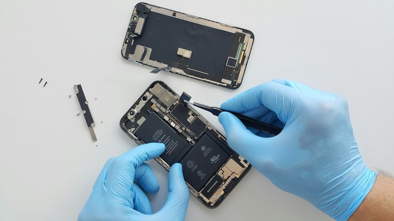 Akkutausch am Smartphone