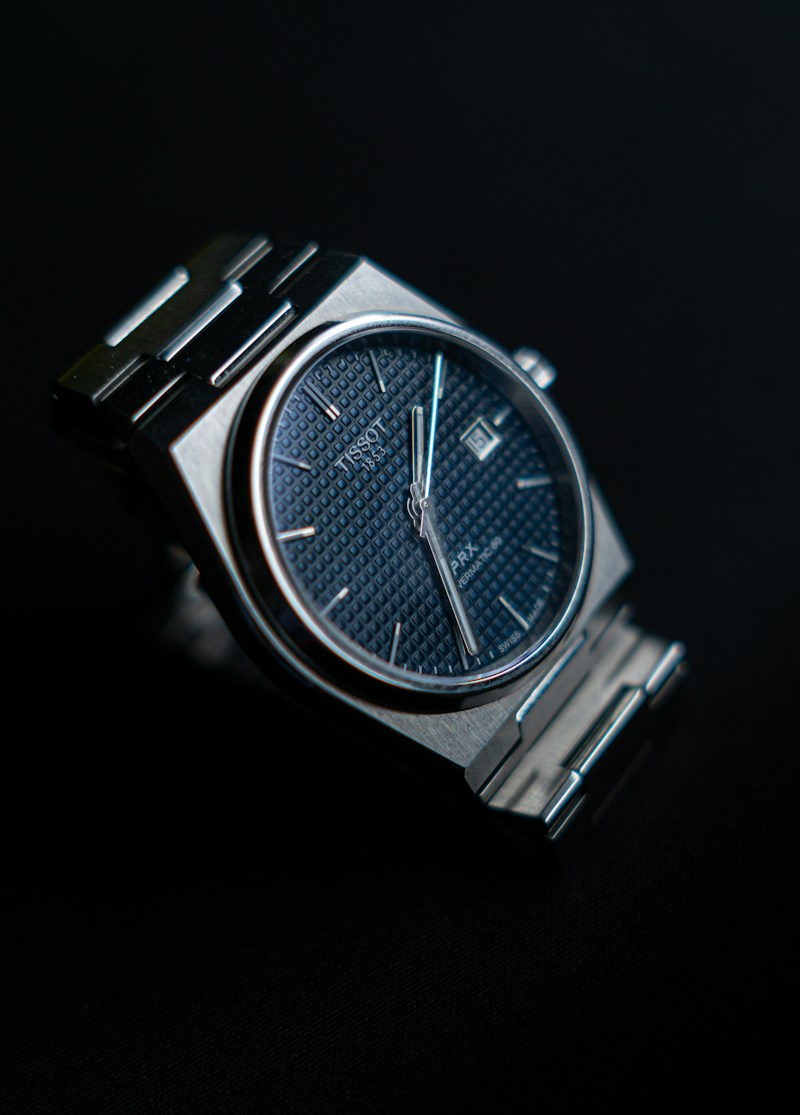 Tissot PRX mit blauem Waffel-Zifferblatt